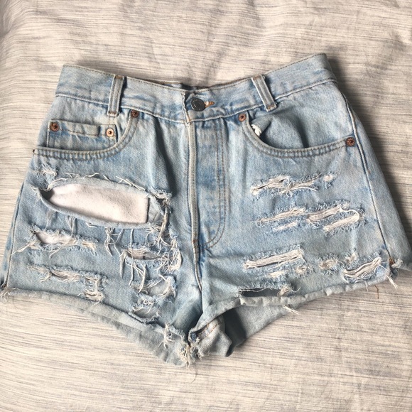 Levi’s shorts - Picture 2 of 4